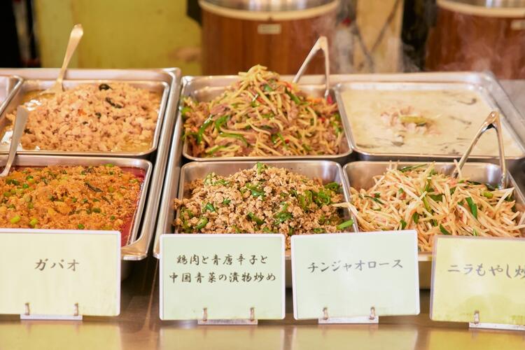 行列が絶えないぶっかけメニュー（姉妹店）