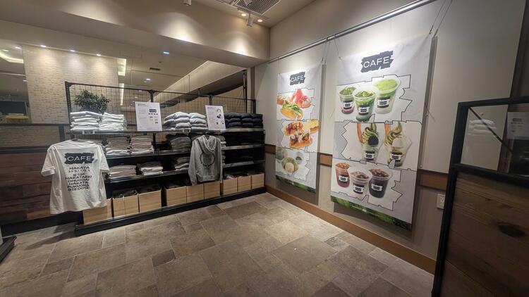 アパレル、グッズ販売もあり！