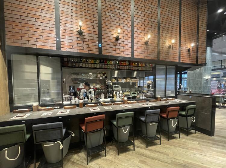 落ち着いた雰囲気の店内