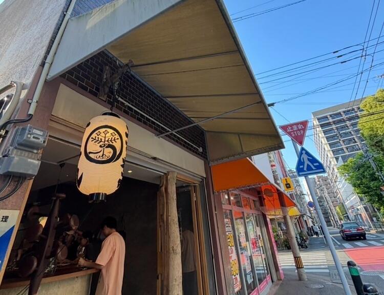 大人の隠れ家的な立ち飲みワインバー♪