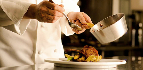 キッチンで技術を磨く