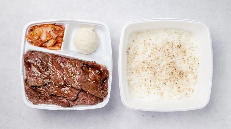20年変わらない定番の炭火焼肉弁当◎