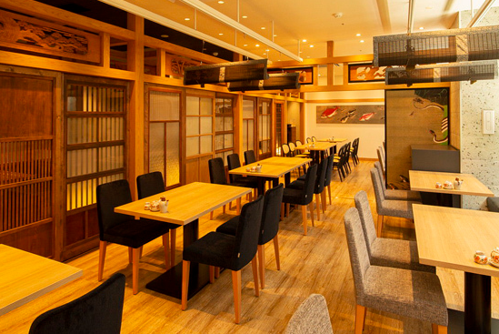 落ち着いた店内で働けます