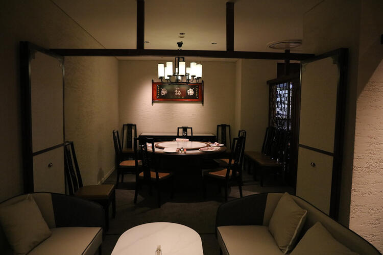 オールド上海基調の個室６部屋