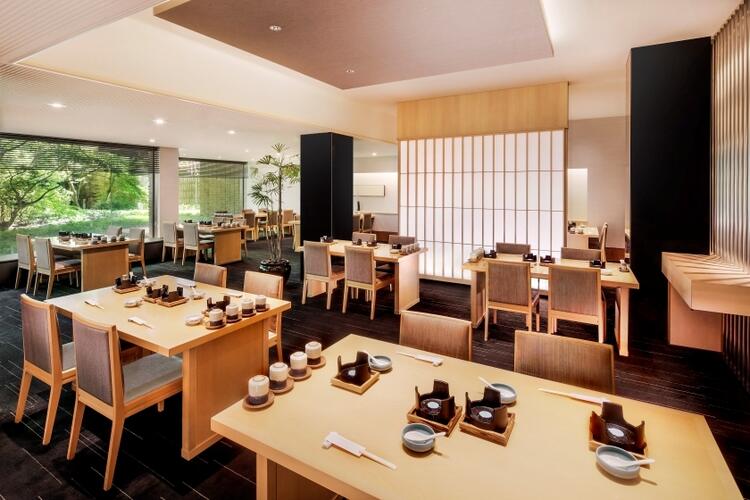 落ち着いた和の店内