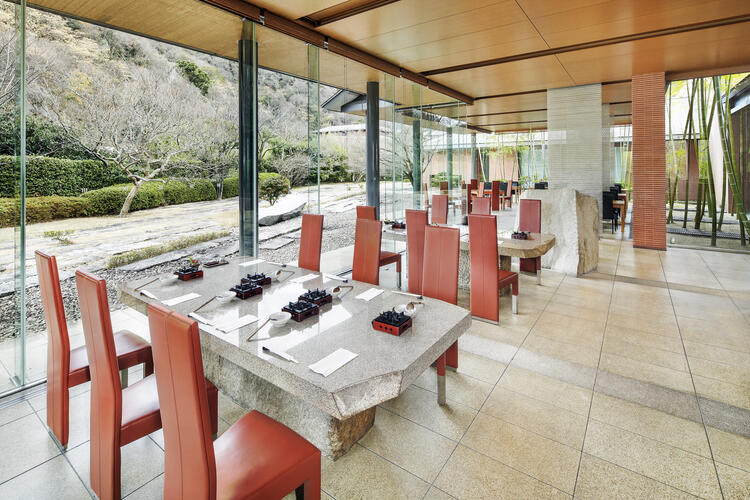 四季折々の景色を一望できる空間