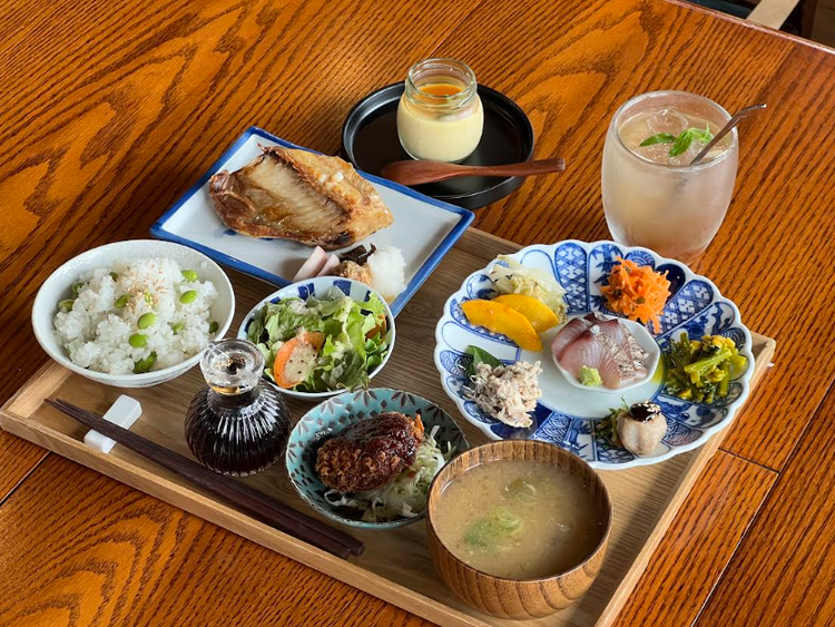 その日の仕入れで内容が決まります