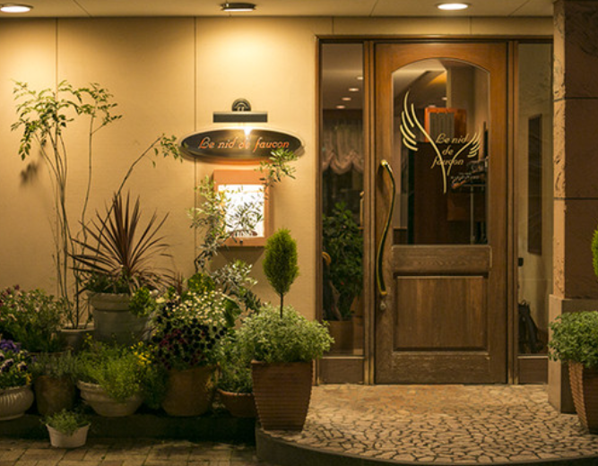 隠れ家的フランス料理のお店です！