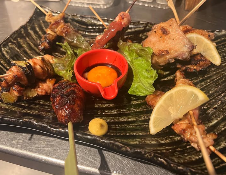 炭と食材にこだわったお店です！