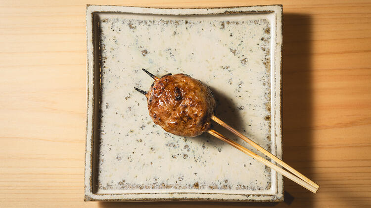 炭火で引き出す鶏の旨み