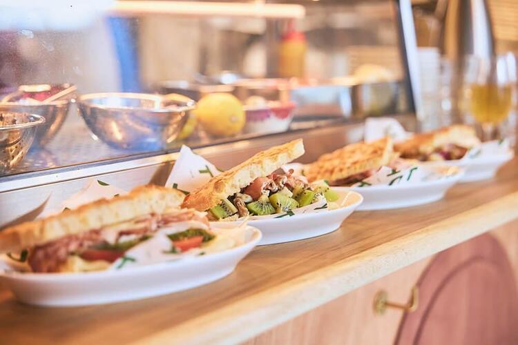 2年目に入り、リピーターのお客様も増加中