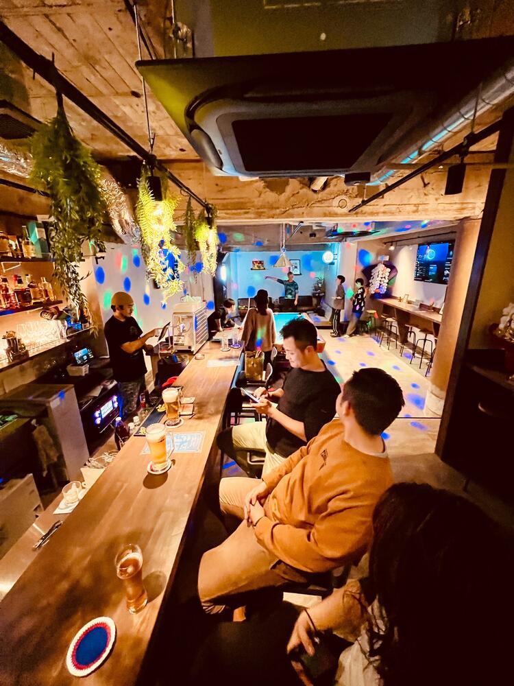 海外のパブをイメージ