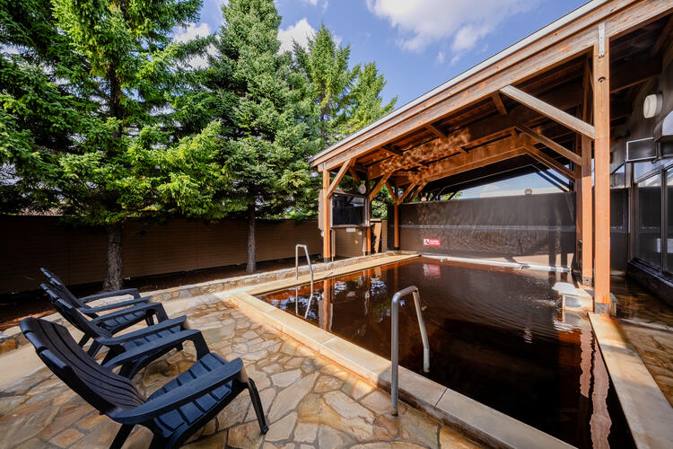 スタッフはいつでも温泉＆サウナが無料♪