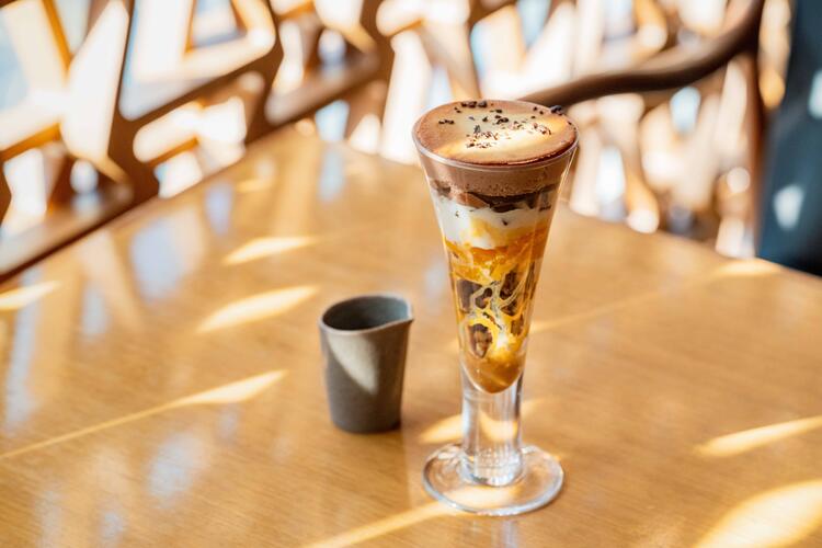 1階CAFE/2階LOUNGE&SHOP