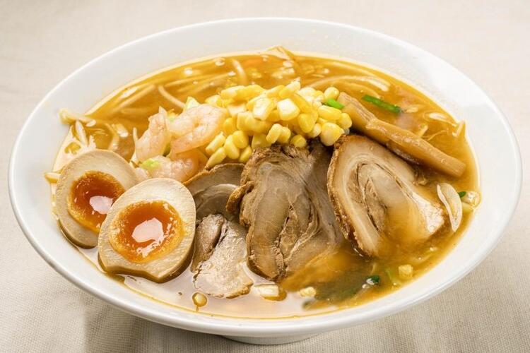 愛され続けている〈灯台らーめん〉