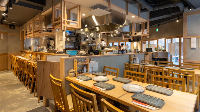 揚げたて天ぷらをカウンターでご提供