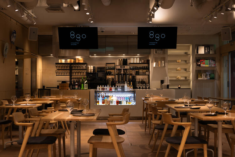 人と食が交差する空間