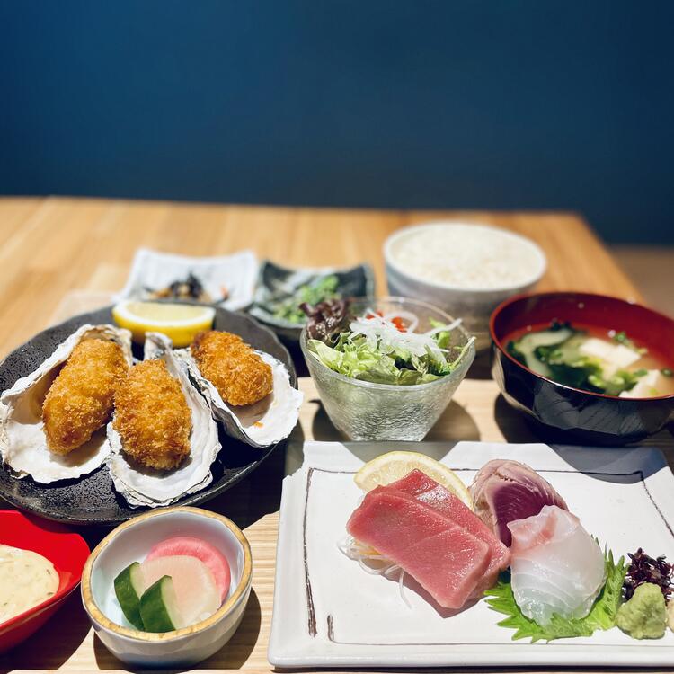 お昼は食堂として地域に愛されいます