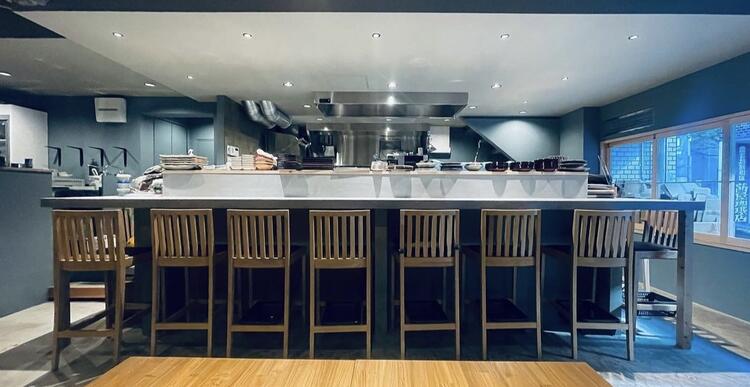 オープンキッチンならではのライブ感