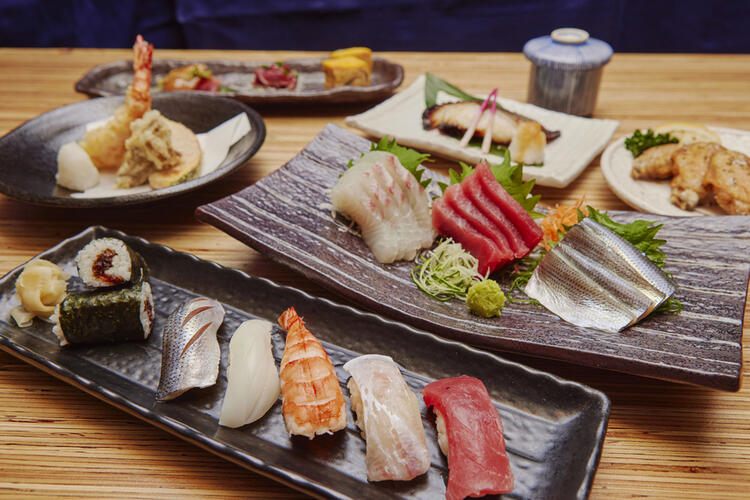 毎朝豊洲から仕入れる鮮魚が自慢！