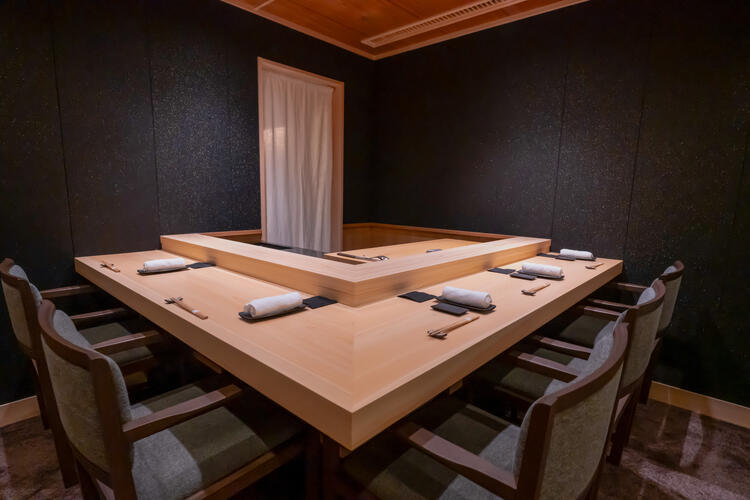 予約困難店の技術を間近で学ぶ◎