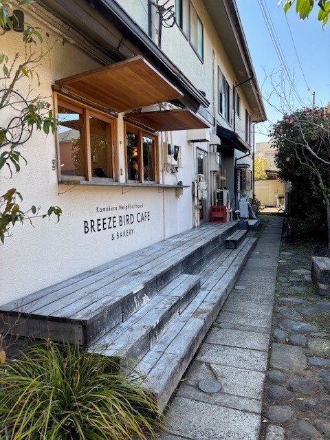 江ノ電が脇を通るスペースを改装