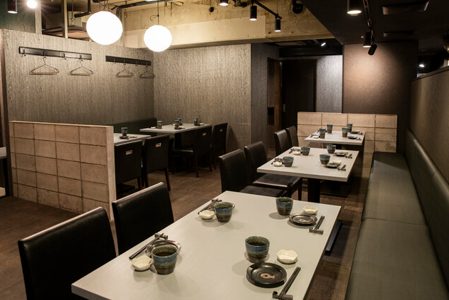 落ち着いた空間で丁寧な接客が学べる♪