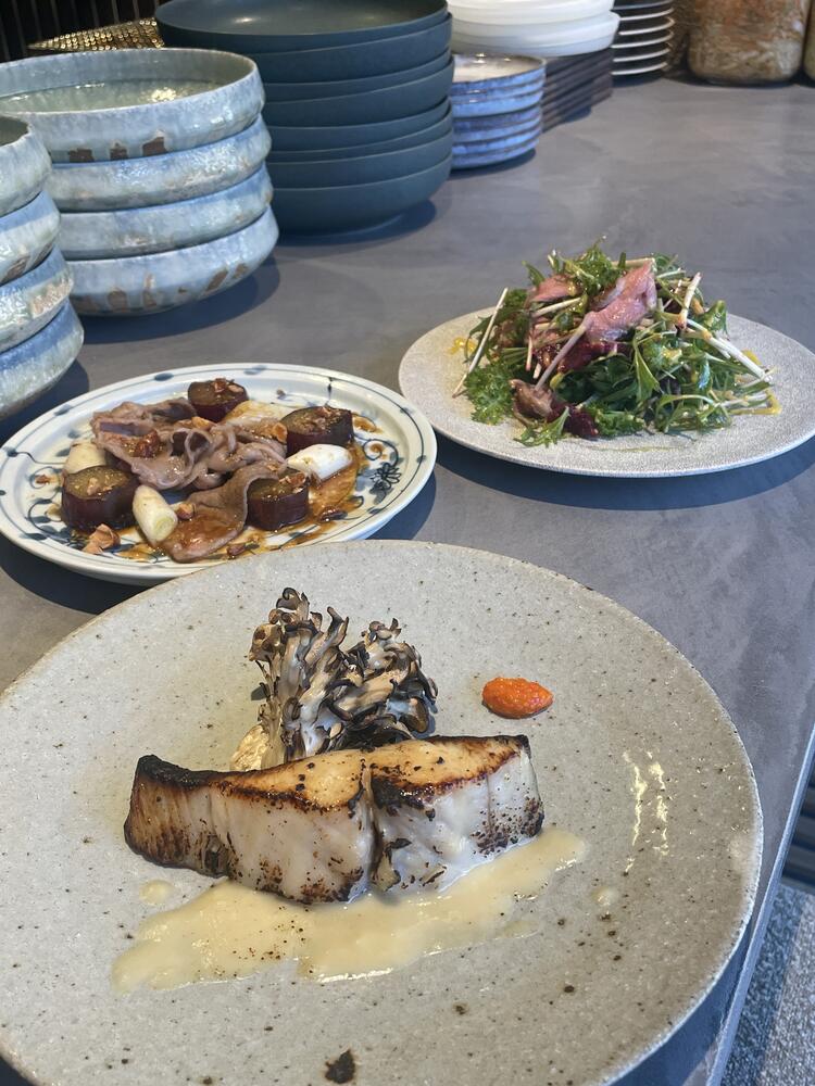 オリジナルの発酵調味料を使った料理