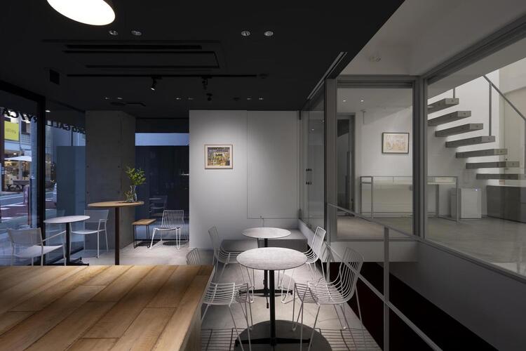 アートギャラリーに併設するカフェ