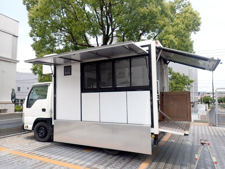 キッチンカーでの出店もあります！