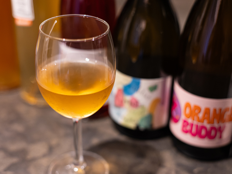 お酒についても一から学べる環境◎