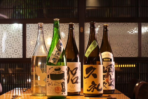 全国から厳選！約30種類の日本酒を学ぶ◎