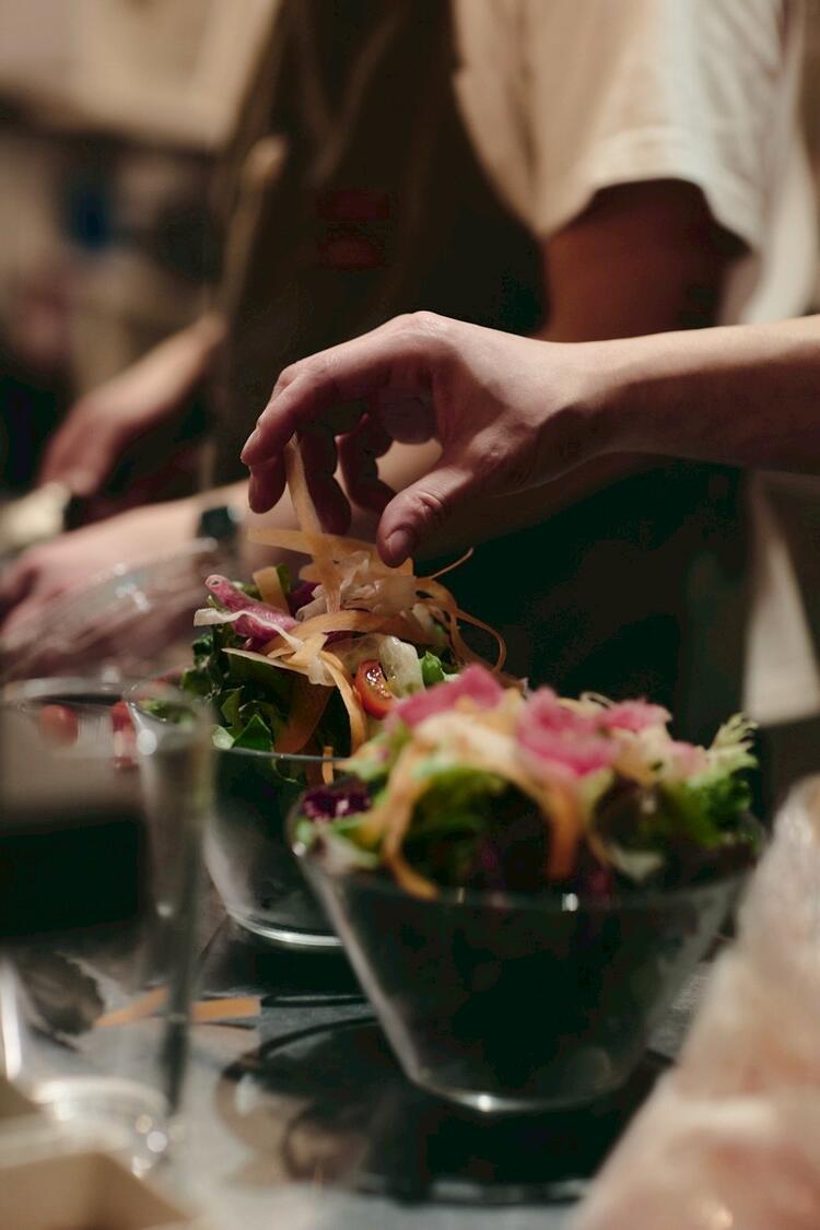 冷菜の盛り付けもお願いしています！