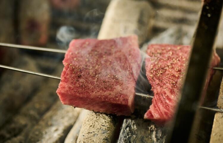 季節の素材を生かした炭火焼