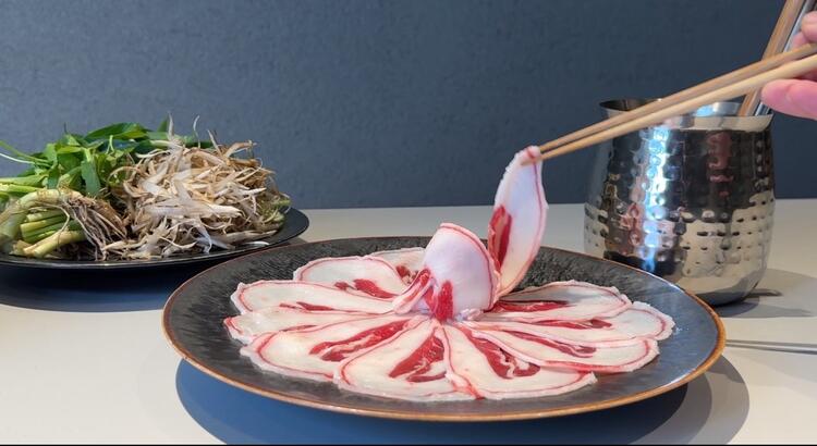 食通のお客様をメインに、大人の夜遅店