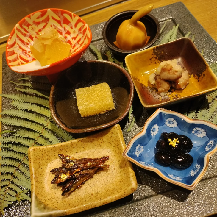 四季折々の多彩なおばんざいもご用意