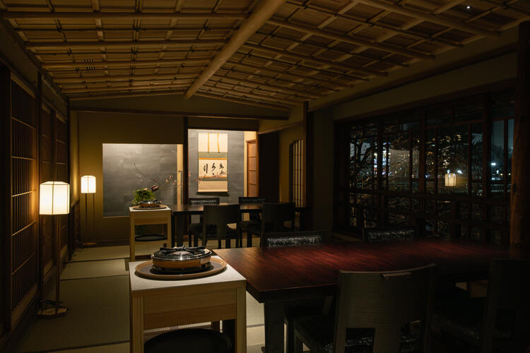 落ち着いてお食事ができる店内②