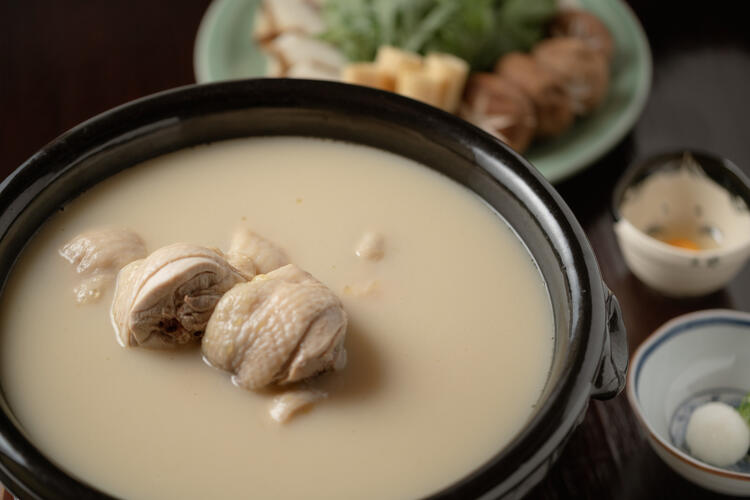 歴史を受け継いだ水炊きを提供