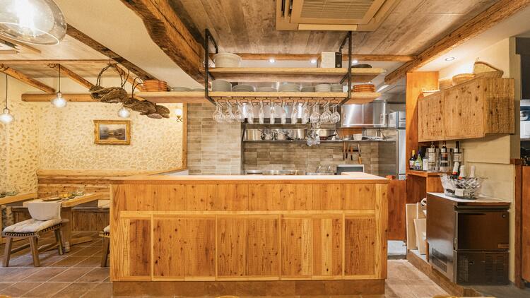 南仏の田舎をイメージした店づくり