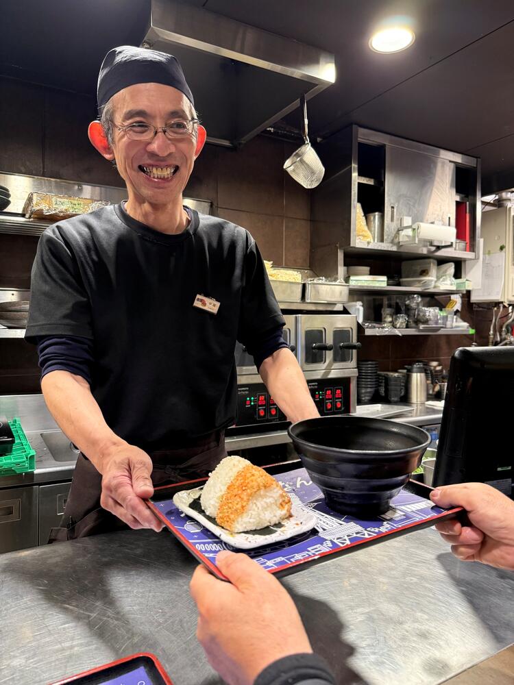 スタッフはみんな仲良しです★