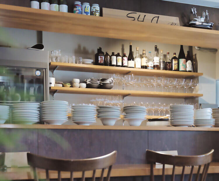 木のぬくもり溢れるカフェの様な空間♪