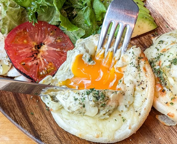 メニュー開発にチャレンジ！※写真は既存店