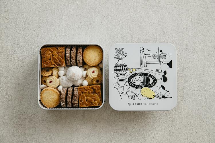 大人気のクッキー缶も作っています！