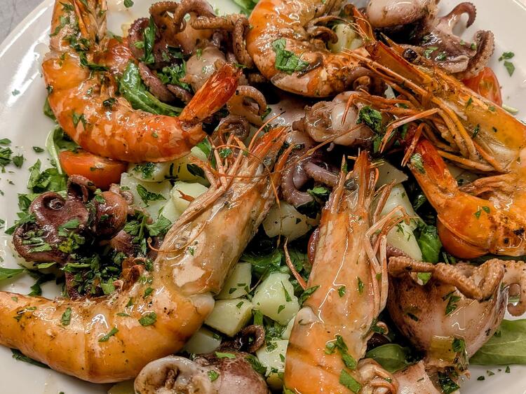 他では味わえない料理も多くあります