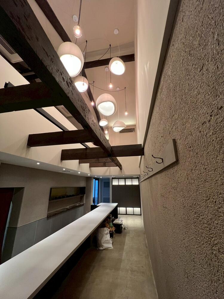 上質な空間と食材で深夜までゆっくりと