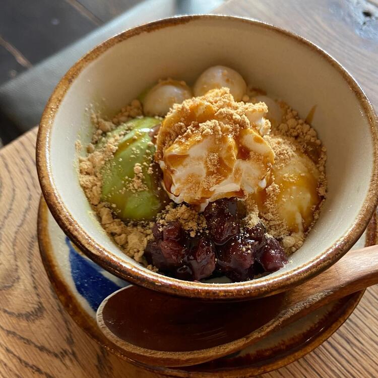 幅広い年齢層の男女スタッフが活躍中♪