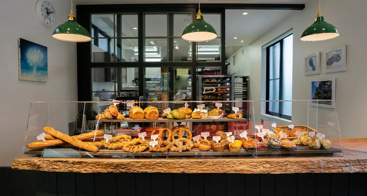 商品開発・事業推進にも携われる♪