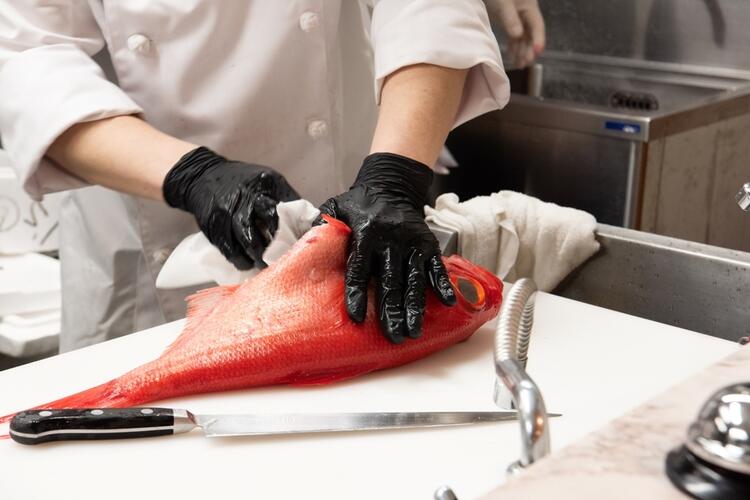 丸の魚が捌けるようになります