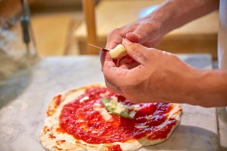 ピッツァ職人求む！