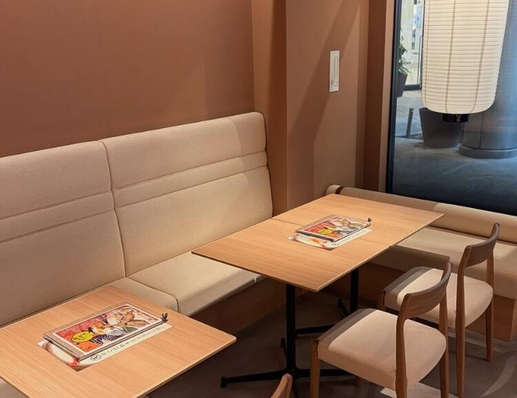 テーブル席もございます